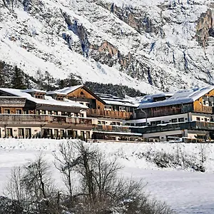 https://rosapetra-spa-resort.hotelinveneto.com